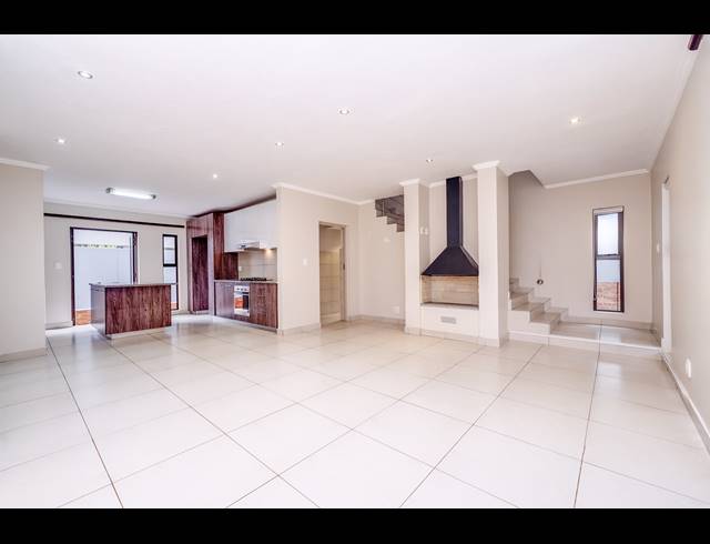 4 BEDROOM HOUSE FOR SALE IN BRYANSTON